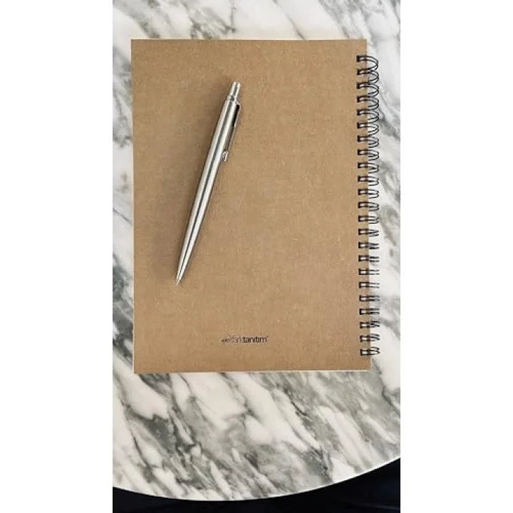 Spiralli Notebook, Kraft Kapaklı, A5 Boyutunda (15x21 cm), 100 Yaprak (Çizgisiz)