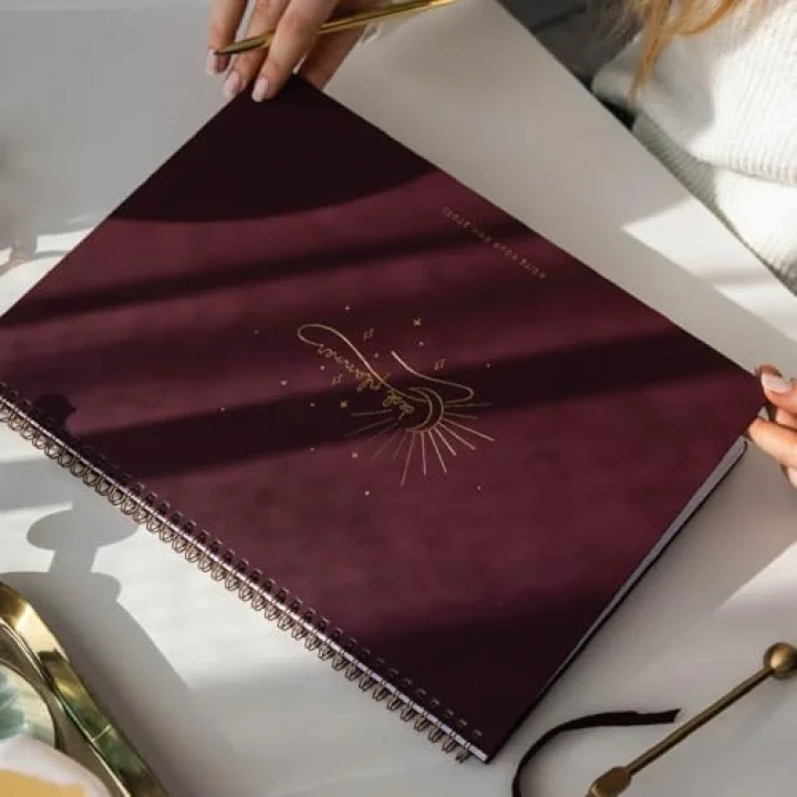 Süresiz Haftalık Spiralli Masaüstü Planlayıcı 24x34 cm - Desk Planner Bordo
