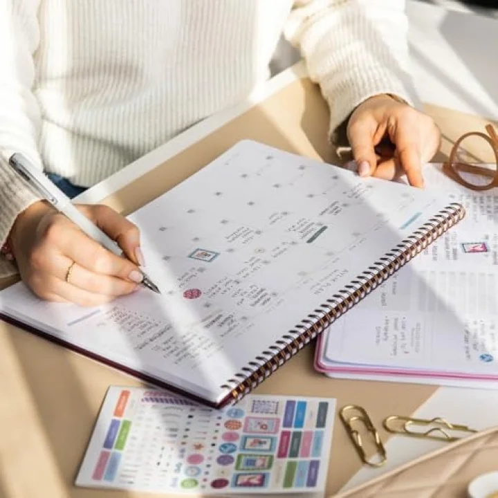 Süresiz Haftalık Spiralli Masaüstü Planlayıcı 24x34 cm - Desk Planner Siyah