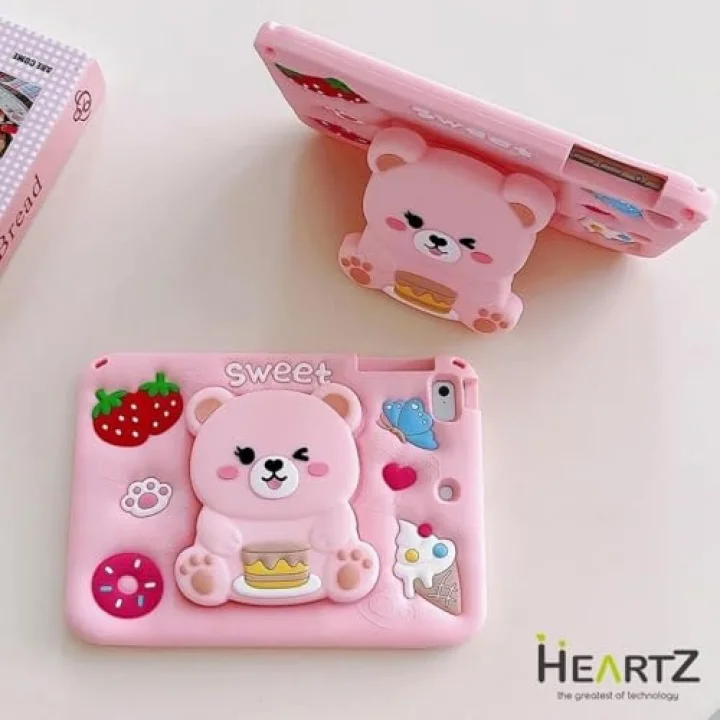 SWEET ASTRONOT Tablet Kılıfı Standlı Askılı Kalın Silikon Yapı Yüksek Koruma Stand Olması ile Kullanım kolaylığı Güvenlik Şıklık ve Kullanışlılık burada (SWEET PEMBE, ipad 5-6 9,7)