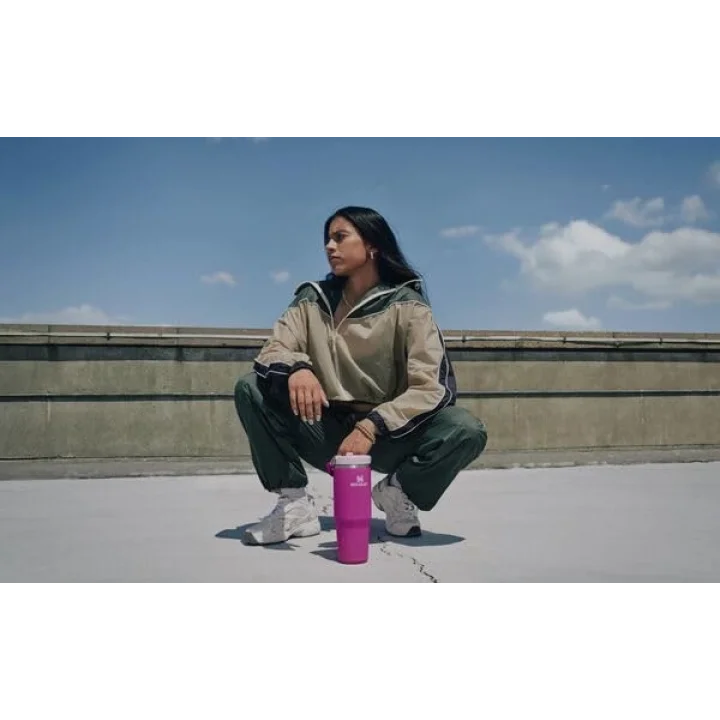 The IceFlow Flip Straw 2.0 Tumbler 0.89L Pembe Termos