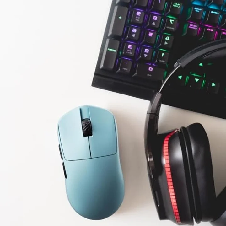 V6 8000 Hz Kablosuz Oyuncu Mouse PAW3950 Sensör Mavi
