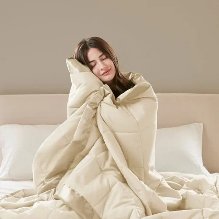 Windom Luxury Microfiber Down Alternative Blanket with 3M Moisture Management Ivory 108x90 King Size Quilted Premium Soft Cozy 3M Scotchgard Moisture Microfiber For Bed, Couch or Sofa