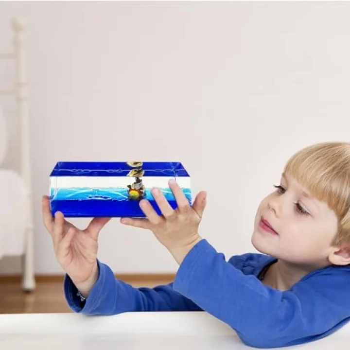 Yolcu gemisi One Piece Fluid Drift şişe Thousand Sunny Ship Fluid Drift Bottle, tek kutuda batmayan tekne, korsan gemi dekorasyonu, ev, araba, vitrinler, masa dekorasyonu için bir gemi