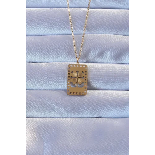 Mey İthalat® 316L Altın Renk İşlemeli Yonca Model Vintage Kolye