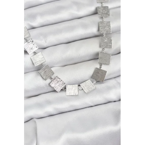 Mey İthalat® Kare Plaka Model Gümüş Renk Kadın Kolye