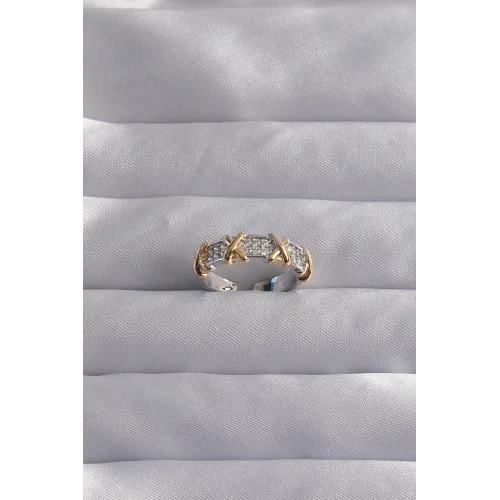 Mey İthalat® Pirinç Ayarlamalı Gümüş Renk Zirkon Taşlı XOXO Model Yüzük