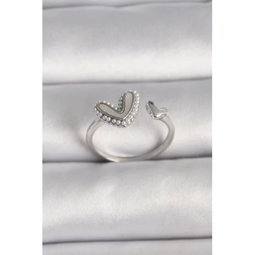 Mey İthalat® Pirinç Gümüş Renk Beyaz Mineli İnci Detaylı Kalp Model Ayarlanabilir Yüzük