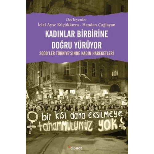 Kadınlar Birbirlerine Doğru Yürüyor