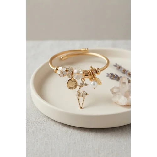 Mey İthalat® Geyik Model Gold Renk Beyaz Charmlı Bileklik