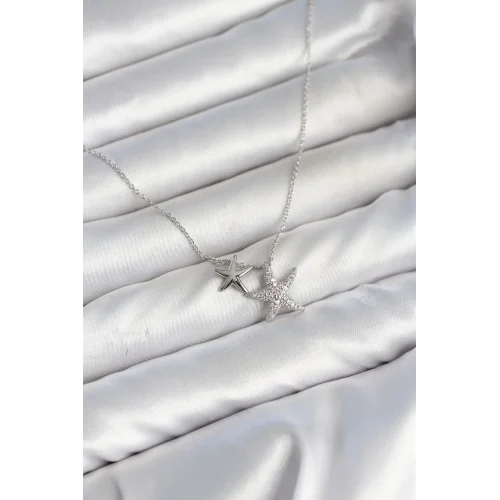 Mey İthalat® Pirinç Gümüş Renk Minimal Yıldız Model Kadın Kolye