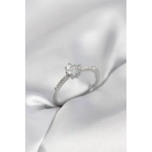 Mey İthalat® Tek Taş Model Gümüş Renk Zirkon Taşlı Kadın Yüzük