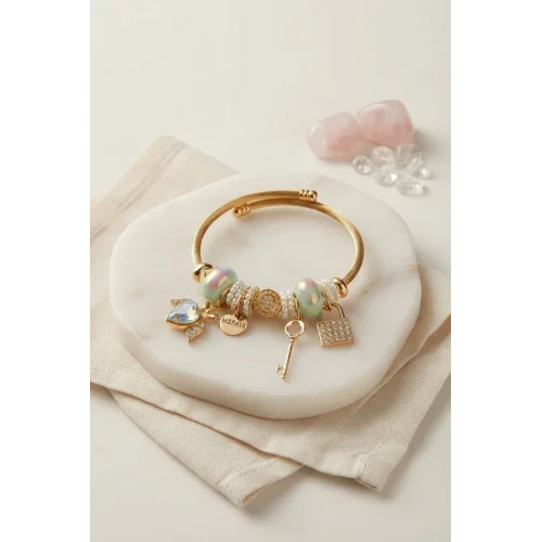 Mey İthalat® Yeşil Kalp Model Gold Renk Charmlı Bileklik