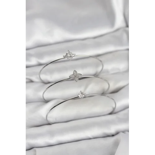 Mey İthalat® Zirkon Taşlı Gümüş Renk Yonca Model 3lü Kadın Bileklik Kombini