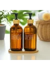 Cam Dispenser Seti – 2’li Amber Şişe (Hands & Dishes Etiketli), Bambu Kapaklı, Sıvı Sabun & Deterjan Pompası