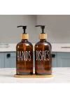 Cam Dispenser Seti – 2’li Amber Şişe (Hands & Dishes Etiketli), Bambu Kapaklı, Sıvı Sabun & Deterjan Pompası