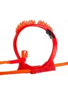 Hot Wheels Track Builder Alev Temalı Akrobasi Seti ve 1 adet araba, birleştirilebilir oyuncak saklama kutusunda 16 adet pist oluşturma ve akrobasi parçası, HMC04
