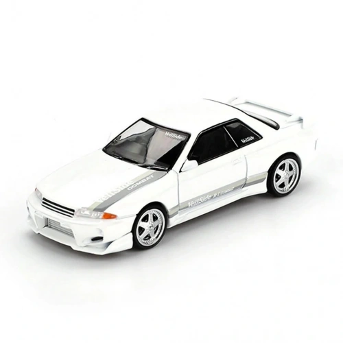 BFS 1/64 Nissan Skyline GT-R (R32) VeilSide Combat C-I White