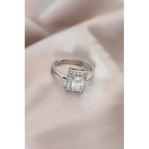 BFS Ayarlamalı Silver Renk Metal Zirkon ve Kristal Taşlı Dikdörtgen Model Yüzük