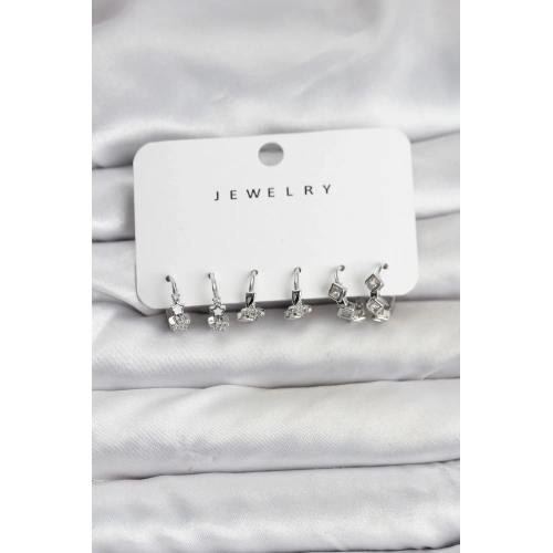 BFS Gümüş Renk Pirinç Yıldız Modelli Kadın Küpe Seti