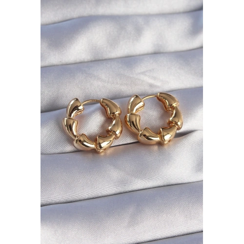 BFS Pirinç Gold Renk Damla Kıvrım Tasarımlı Halka Küpe
