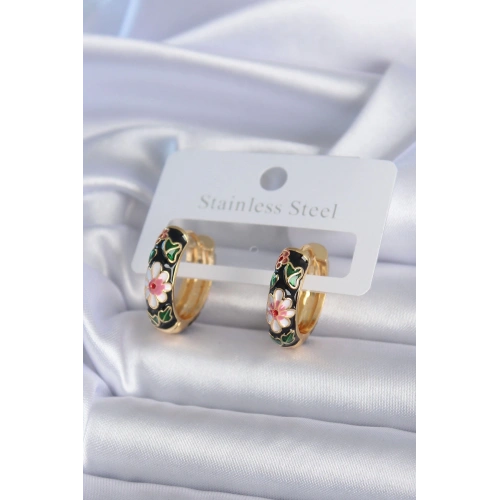 BFS Pirinç Gold Renk Siyah Çiçek İşleme Kadın Küpe