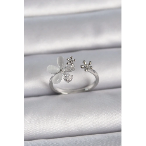 BFS Pirinç Gümüş Renk Ayarlanabilir Zirkon Taşlı Beyaz Mineli Yaprak Model Kadın Yüzük