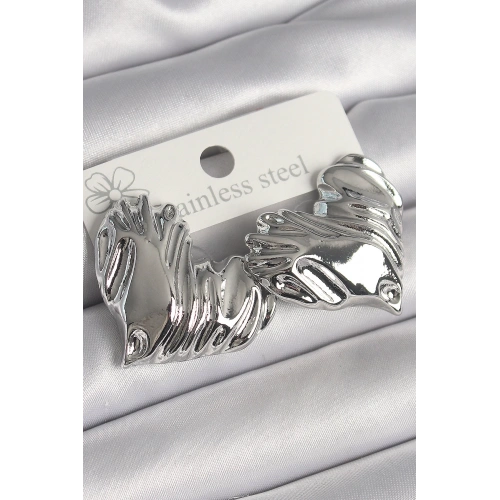 BFS Pirinç Gümüş Renk İşlemeli Kalp Model Kadın Küpe