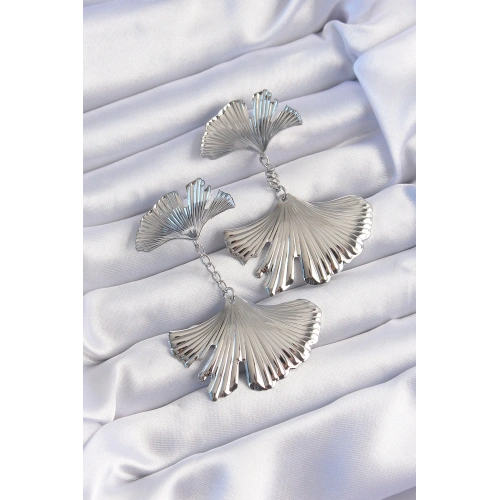 BFS Pirinç Gümüş Renk Tırtıklı Yaprak Model Sallantılı Küpe