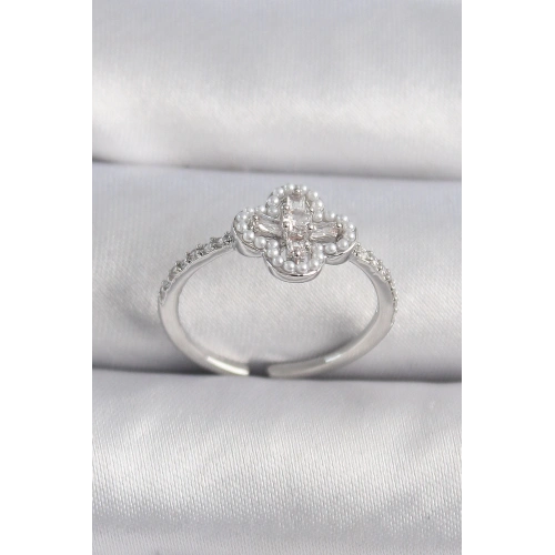 BFS Pirinç Gümüş Renk Zirkon Taşlı Yonca Model İnci Detay Kadın Yüzük