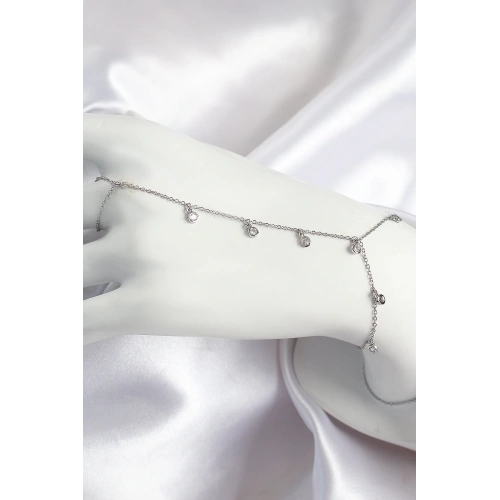 BFS Pirinç Zirkon Taşlı Sallantılı Model Gümüş Renk Kadın Şahmeran