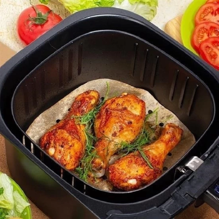 BFS 100 Adet Air Fryer Pişirme Kağıdı Tek Kullanımlık Hava Fritöz Yapışmaz Yağlı Kağıt Delikli  Model