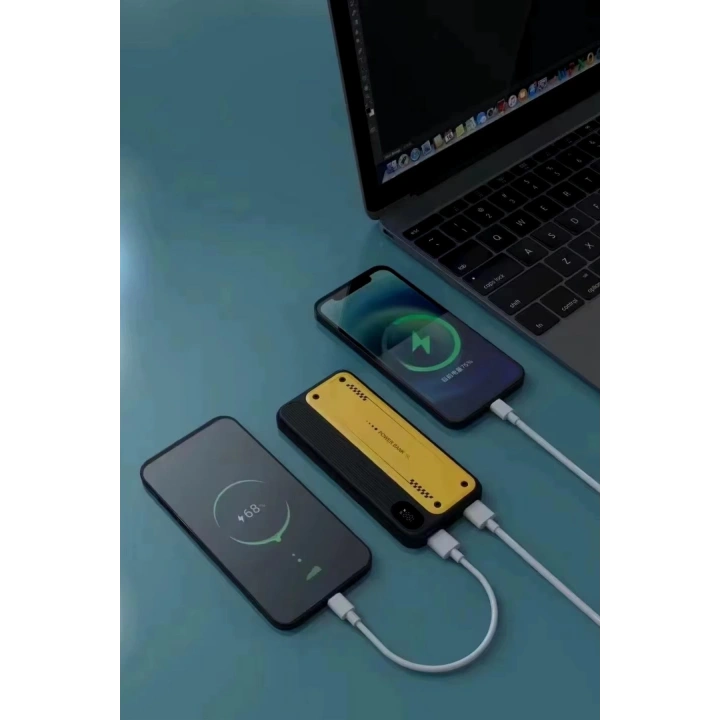 BFS  10000 mAh Hızlı Şarj Özellikli Aynı Anda 4 Cihazı Şarj Edebilen Powerbank