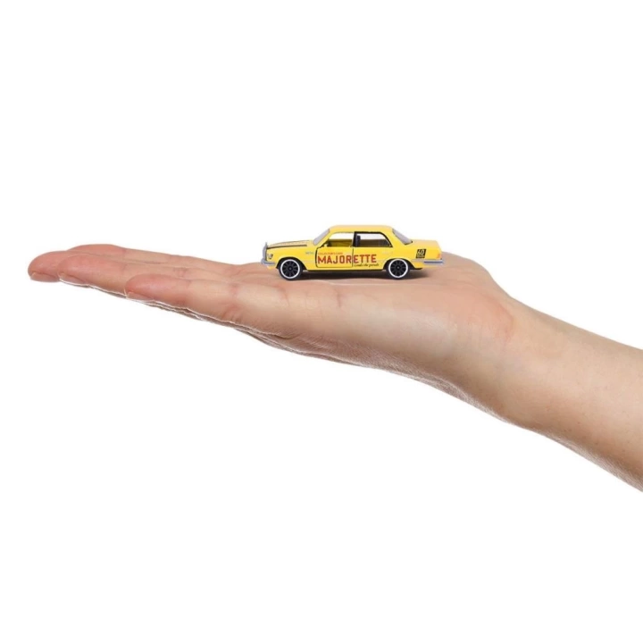 BFS   212054100 Majorette Yıl Dönümü Premium Araba