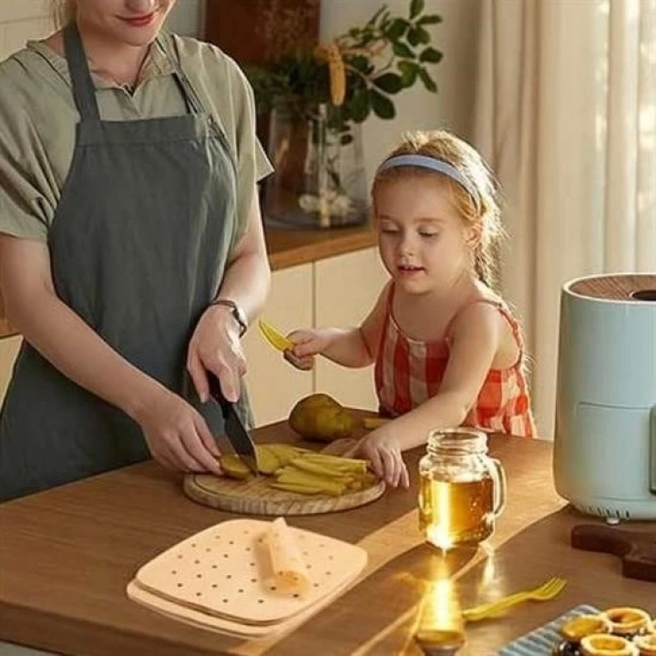 BFS 50 Adet Air Fryer Pişirme Kağıdı Tek Kullanımlık Hava Fritöz Yapışmaz Yağlı Kağıt Delikli Model