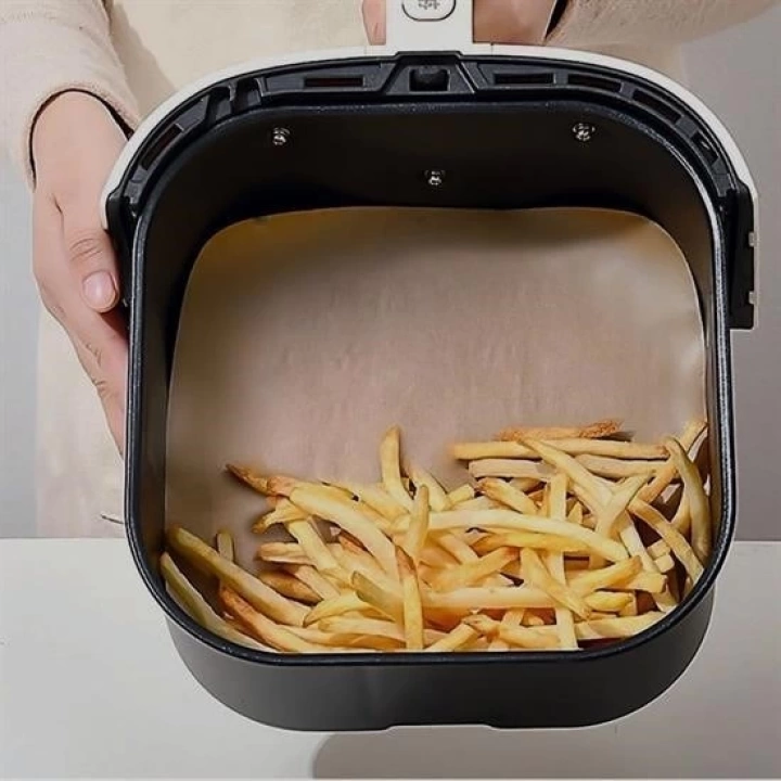 BFS 50 Adet Air Fryer Pişirme Kağıdı Tek Kullanımlık Yağ Su Geçirmez Yapışmaz Deliksiz Düz Kare Model
