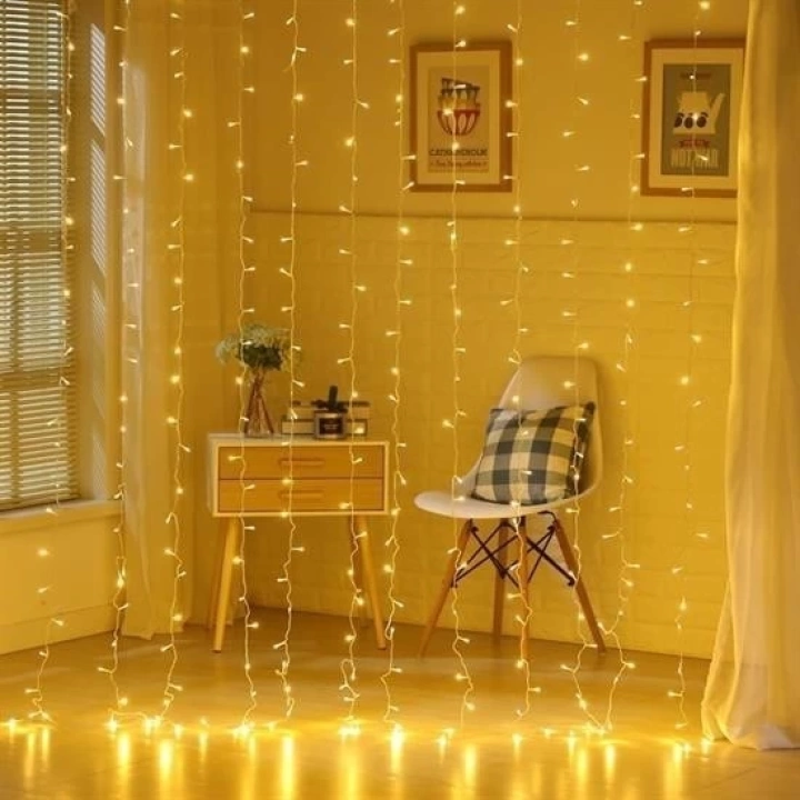 BFS  8 Fonksiyonlu 200 Led 10 Saçak Şerit Led 2x2 Perde İp Led  (Gün Işığı)