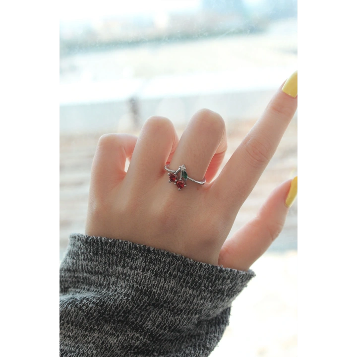 BFS Ayarlamalı Gümüş Renk Kristal Taşlı Kiraz Yüzük