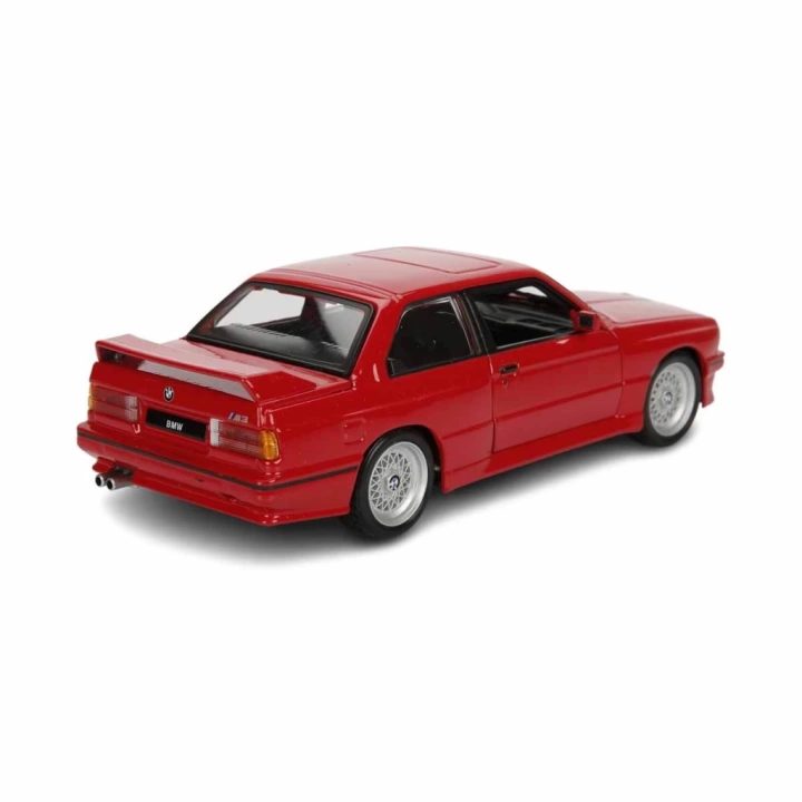 BFS   Bburago 1:24 BMW M3 1988 Model Araba