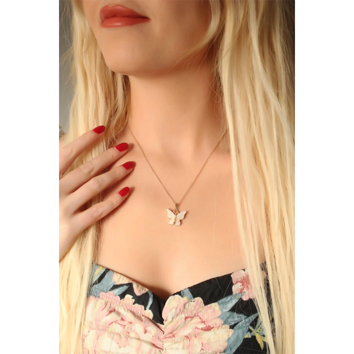 BFS Beyaz Sedefli Kelebek Figürlü Kadın Kolye