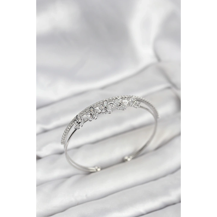 BFS Çiçek Model Pirinç Gümüş Renk Kadın Bileklik