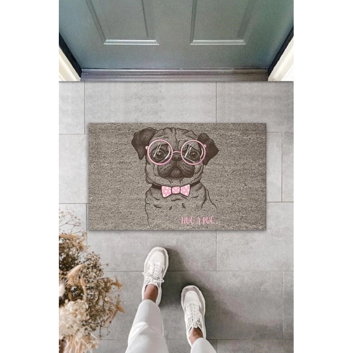 BFS Dijital Baskı Gri Hug A Pug Yazılı Pembe Fiyonklu Gözlüklü Köpek Dekoratif Kapı Paspası K-2019