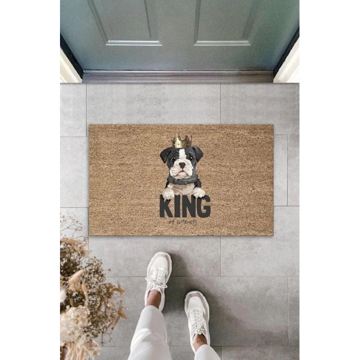 BFS Dijital Baskı Kahverengi King Yazılı Taçlı Köpek Dekoratif Kapı Paspası K-2052