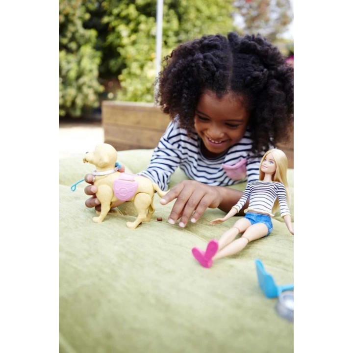 BFS  DWJ68 Barbie ve Köpeği Tuvalet Eğitiminde