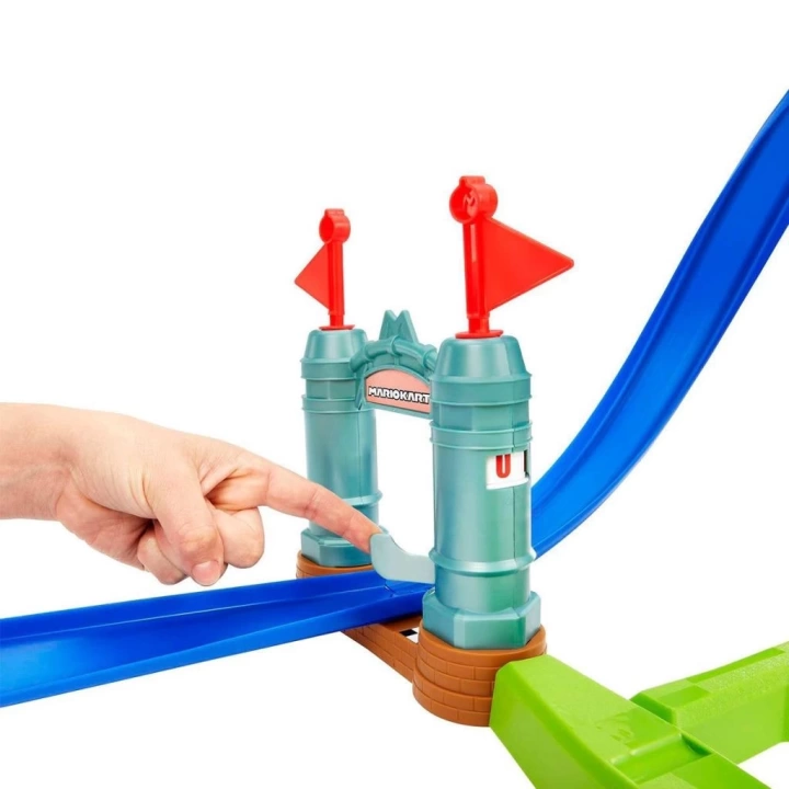 BFS  HGK59 HW Mario Kart Keskin Dönüşler Pist Seti /Hot Wheels