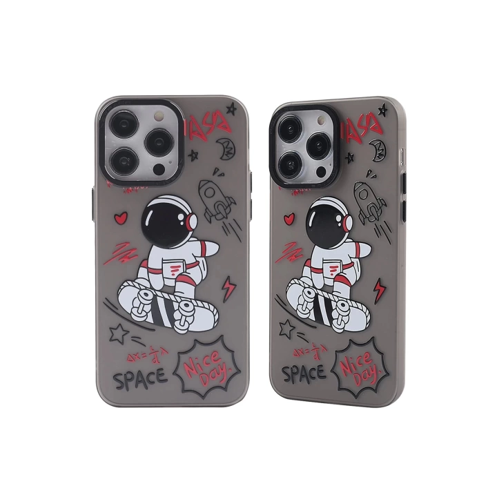 BFS  iPhone 13 Pro Kılıf Prada Desenli Kapak - Prada Siyah - 1