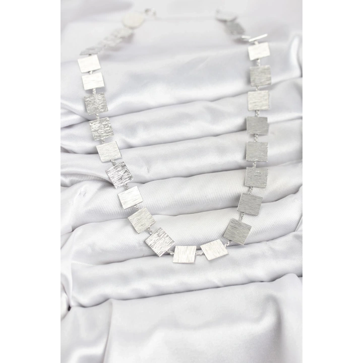 BFS Kare Plaka Model Gümüş Renk Kadın Kolye