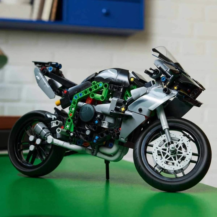 BFS   Kawasaki Ninja H2R Motosiklet 42170