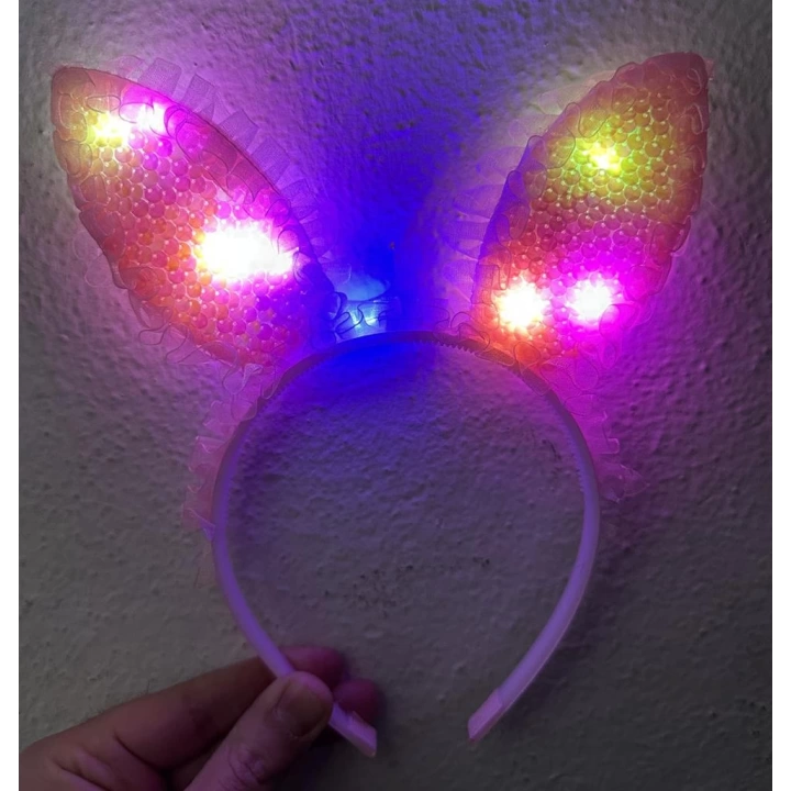 BFS   Kenarları Dantelli Pembe Pullu Payetli Led Işıklı Tavşan Kulak Taç 23x19 cm