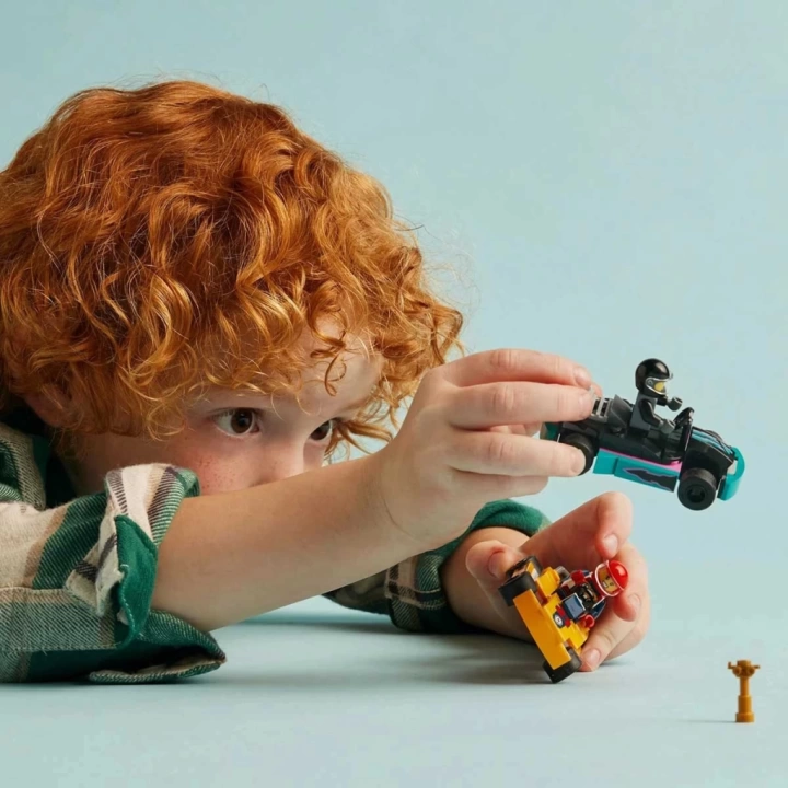 BFS   LEGO City Go-Kartlar ve Yarış Sürücüleri 60400